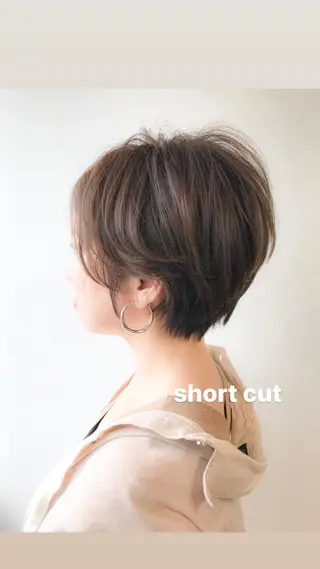 ショート カラー Elsa 神戸三宮【エルサ】所属・小山 侑香のヘアスタイル