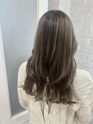 セミロング カラー Ida Akaneのヘアスタイル