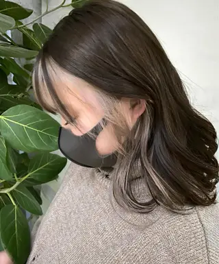 セミロング カラー clomus所属・YUKA艶髪 🌸寛ぎ部屋のヘアスタイル