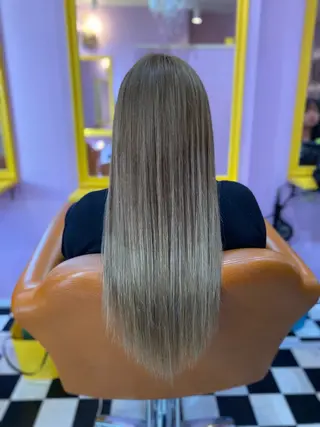 セミロング チビ編み込みエクステ どぅ〜す/YUIのヘアスタイル