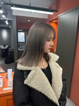 ロング カラー ミルクティーベージュ ❤︎レイヤー　MIAのヘアスタイル