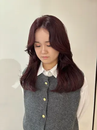 セミロング Yuna/ベージュ ダブルカラーのヘアスタイル