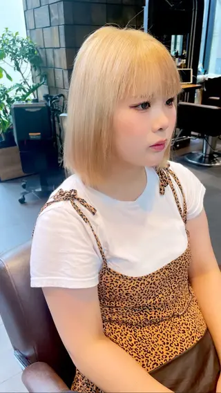 ミディアム カラー ブリーチ＆縮毛矯正 🧸tomoki🧸のヘアスタイル