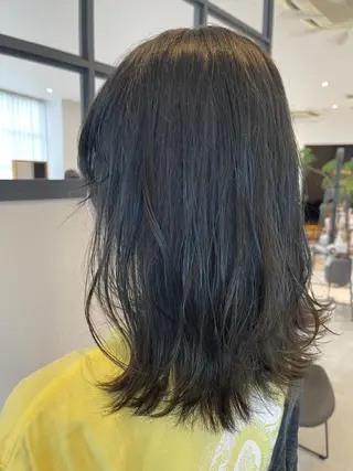 セミロング カラー 由比藤理子 ブリーチカラー🌈のヘアスタイル