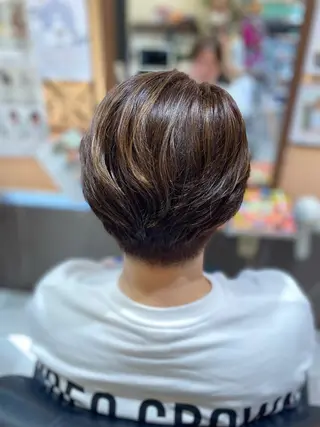 ショート 横手 亜紀のヘアスタイル