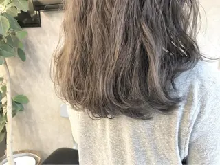 ミディアム カラー 顔周りレイヤー/韓国 ブリーチminamiのヘアスタイル