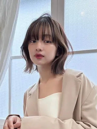 ミディアム レイヤー ／マッキーのヘアスタイル