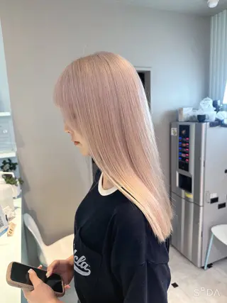 セミロング カラー 🪄池袋ハイトーン 🪄ブリーチカラーのヘアスタイル