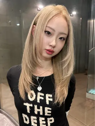 セミロング RiA/レイヤーカッ ト/ハッシュカットのヘアスタイル