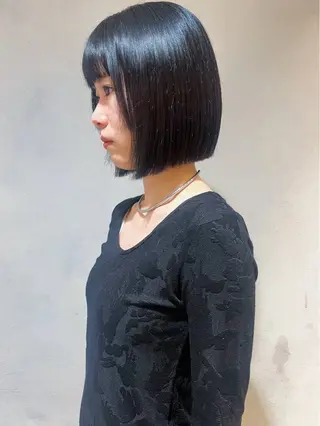 ショート カラー 切りっぱなしボブ 艶カラー🌷江梨🍎のヘアスタイル