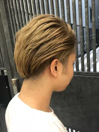 ショート カラー メンズ ウルフカット／吉村 桃子のヘアスタイル