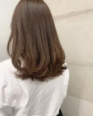 ミディアム カラー 透明感/オリーブ/ グレージュ/YUKAのヘアスタイル