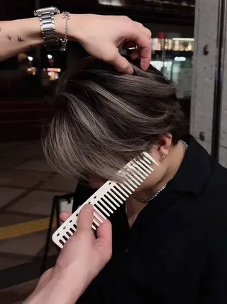 ミディアム カラー メンズ ハイライト、レイヤー カット/西梅田/中西のヘアスタイル