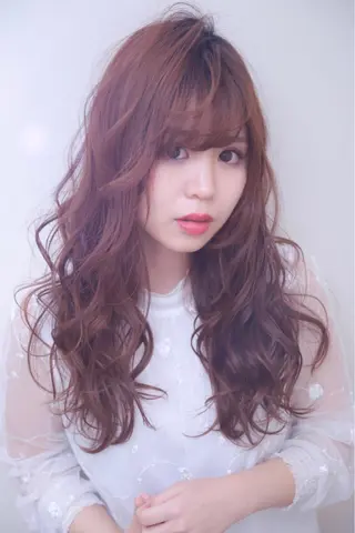 ロング 伊藤 裕貴のヘアスタイル