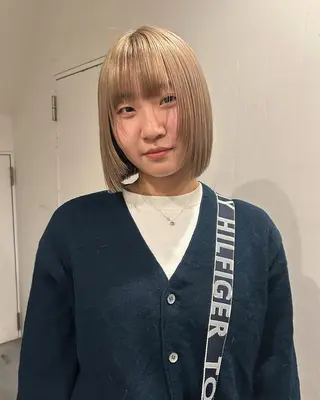 ショート カラー hen所属・心斎橋/レイヤー/ ブリーチ/モエのヘアスタイル