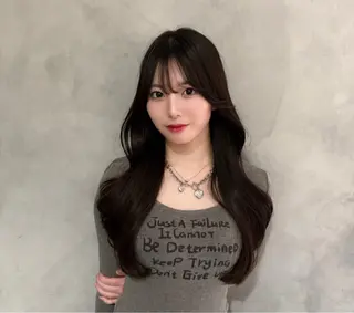 ロング 谷 亜澄のヘアスタイル