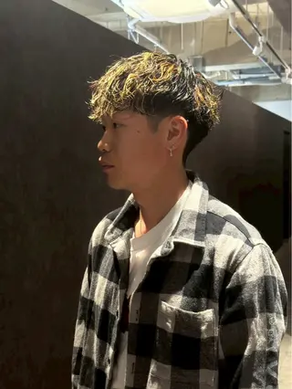 ショート パーマ メンズ 金山駅前/メンズ パーマ/真柄 恒輝のヘアスタイル