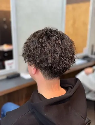 ショート パーマ メンズ 作野 潮織のヘアスタイル