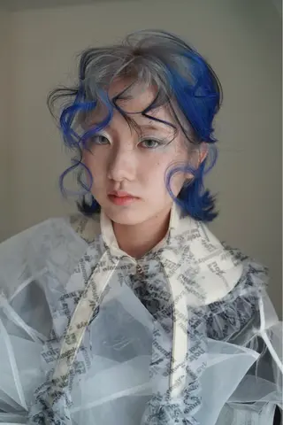 セミロング カラー ホワイトカラー/梅田 ハイトーン/しんのヘアスタイル