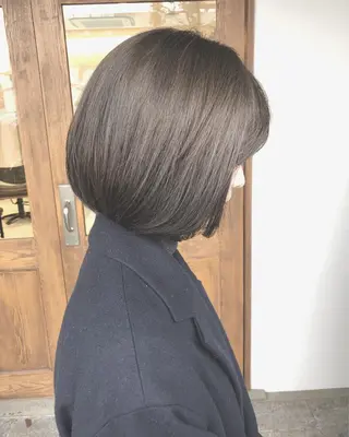 ショート カラー ture by gladのヘアスタイル