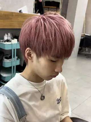 ショート メンズ ブリーチカラー🌈 嘉名 真樹のヘアスタイル