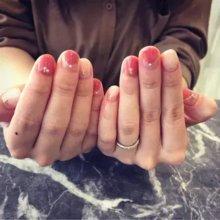 ネイル EARTH上尾店所属・藤倉 千恵美のネイルデザイン