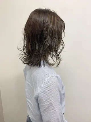 ミディアム カラー 色白に見える暗髪 梅田・増田のヘアスタイル