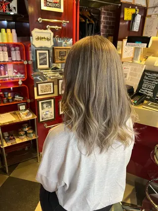 ミディアム カラー 横浜ロングミディアム レイヤー/ 平林侑馬のヘアスタイル