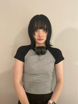カラー ミルクティーベージュ ブリーチ🖤サヤカのヘアスタイル