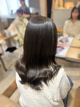 セミロング lamp light所属・佐藤 妃織のヘアスタイル