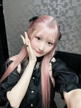 ロング カラー ハイトーン/ピンク カラー/めい🎀のヘアスタイル