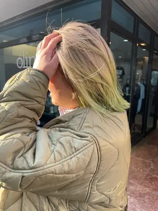 セミロング カラー olino 【オリノ】西田辺のヘアスタイル