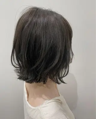 ショート カラー 石田 優菜のヘアスタイル