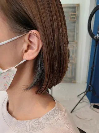 ショート ブリーチカラー🌈 嘉名 真樹のヘアスタイル