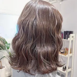 ミディアム カラー SHEARA BY CARE所属・. AYUKAのヘアスタイル
