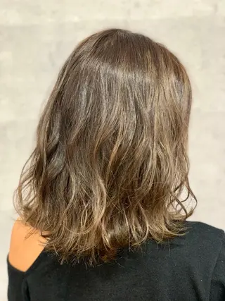 ミディアム SALOWIN心斎橋Suite店所属・ブリーチ毛にもできる 縮毛矯正|鷹司郎のヘアスタイル