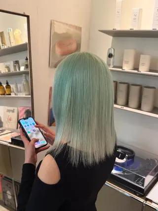 ミディアム カラー Tsukasa/ ハイトーン/寒色のヘアスタイル