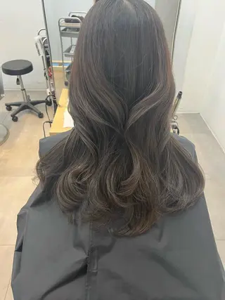ロング カラー レイヤーカット 新宿🤍Maiのヘアスタイル