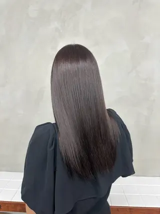 ロング ヘアアレンジ ニュアンスパーマ/ 毛流れ/ハイトーンのヘアスタイル