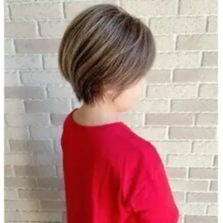 ショート カラー EARTH 新宮店のヘアスタイル