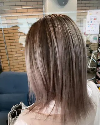 ミディアム 難波ブリーチカラー 伊藤洋輝のヘアスタイル