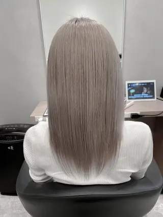 ミディアム 服部 真希のヘアスタイル