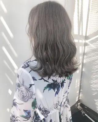 ミディアム カラー 韓国🇰🇷レイヤー 映える顔周り🩷のヘアスタイル