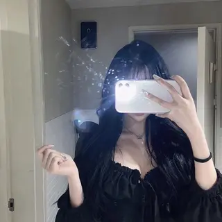 ロング カラー 透け上品ハイトーン 職人ゆうと🤍のヘアスタイル