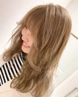 セミロング カラー ハイトーン/ウルフ /小澤凌祐🦕のヘアスタイル