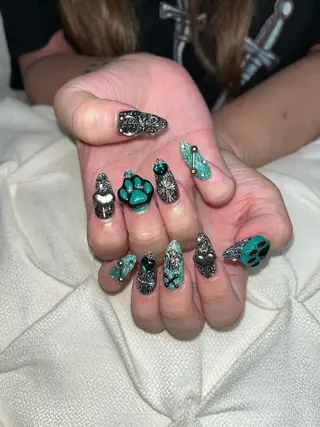 ネイル nail.salon .Reversalのネイルデザイン