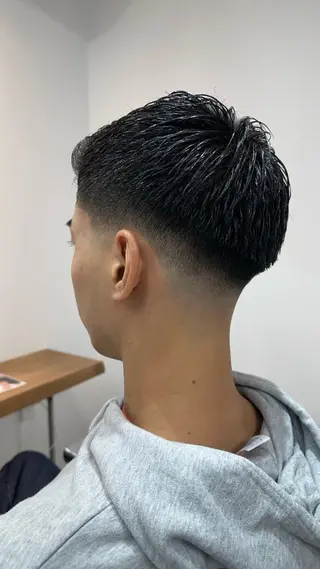 メンズ 律喜/パーマ /メンズ/フェードのヘアスタイル
