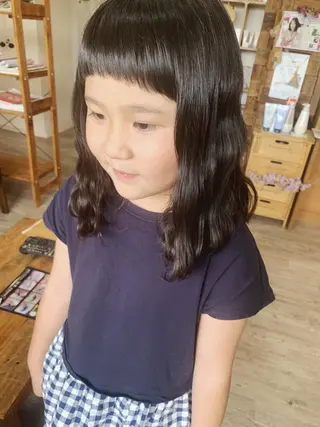 セミロング キッズ 佐藤 美咲のヘアスタイル