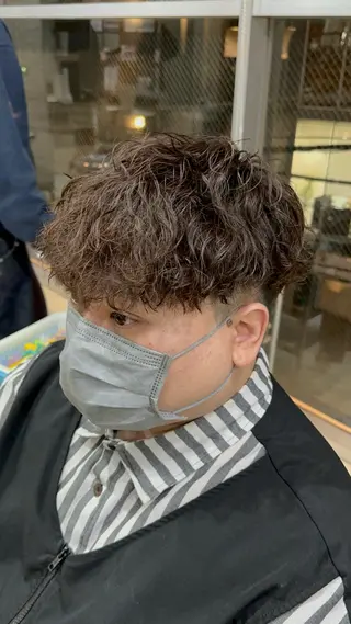 パーマ メンズ fifth原宿 宮部蓮のヘアスタイル