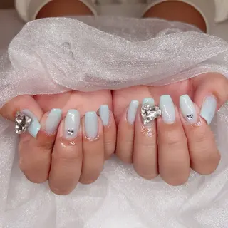 ネイル HENECY🍓 momokaのネイルデザイン